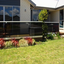 Aluminum u channel glass railing in New Zealand